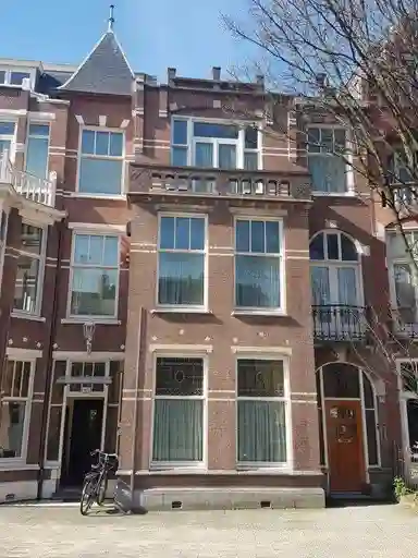 285m2 house zur Miete für 4900€/Monat in Groot Hertoginnelaan 211, The Hague