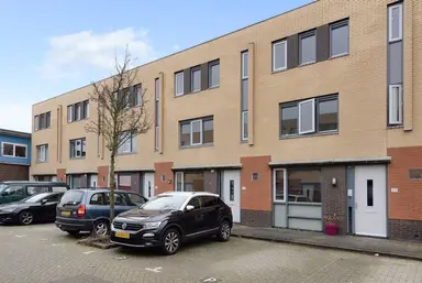 134μ² house προς ενοικίαση για 2300€/μήνα σε Laan van Braat 32, Delft