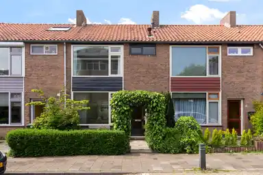 106m2 house to rent for 2150€/month in A.J. van Reststraat 18, Poeldijk