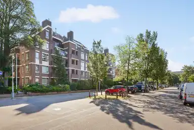85μ² apartment προς ενοικίαση για 2950€/μήνα σε Johan van Oldenbarneveltlaan 27H, The Hague