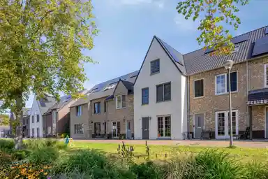 156m2 house to rent for 2500€/month in Polderlaan 83, Waddinxveen