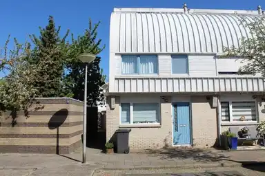 118μ² house προς ενοικίαση για 2150€/μήνα σε Guineelaan 46, Delft