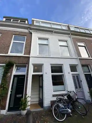 77m2 apartment à louer pour 2100€/mois à Korte Herenstraat, Haarlem