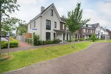 144m2 house to rent for 2900€/month in Krekelzoom 12, Pijnacker