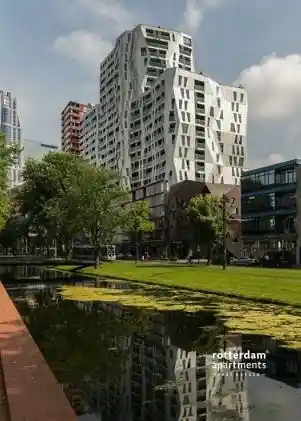 85m2 apartment à louer pour 2250€/mois à Kruisplein, Rotterdam