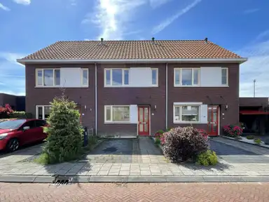108m2 house to rent for 1205€/month in Prins Frisohof, Sint-Maartensdijk