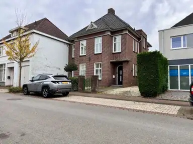 238m2 house te huur voor 2750€/maand in Kapelaan Goossensstraat 10, Pey