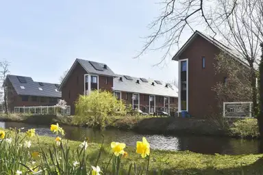 143m2 house to rent for 2475€/month in Veurse Achterweg 146, Leidschendam