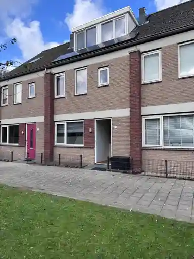 135m2 house to rent for 2875€/month in Adriaan Kluitstraat 73, Rotterdam