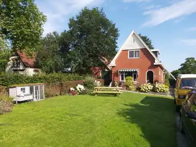 97μ² house προς ενοικίαση για 1795€/μήνα σε Dorpsstraat, Enumatil