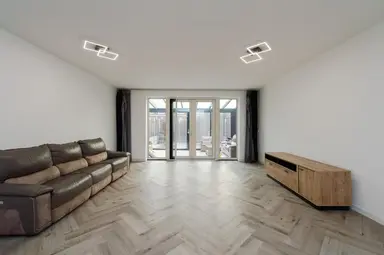 127m2 house to rent for 2895€/month in Nouchka Fontijnpad, Schiedam