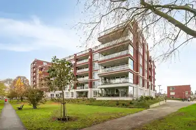 120m2 apartment to rent for 3250€/month in Mariënpark 95, Leidschendam