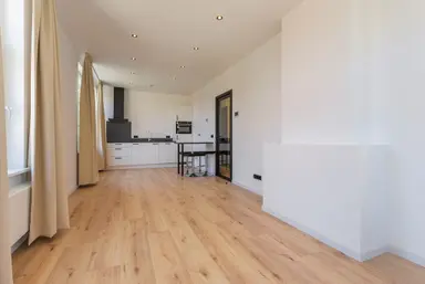 90μ² apartment προς ενοικίαση για 1895€/μήνα σε Filips van Bourgondiëstraat 31B, Schiedam