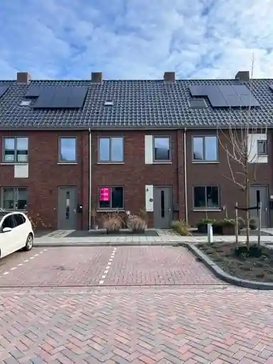 111μ² house προς ενοικίαση για 1500€/μήνα σε Van Wulfften Palthestraat 38, Almelo