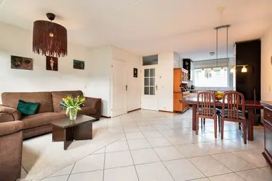 100m2 house to rent for 2050€/month in Harpstraat, Almere