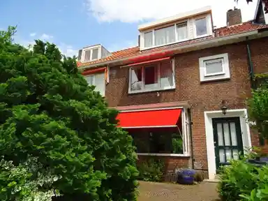 130m2 house à louer pour 3400€/mois à Burgemeester Le Fèvre de Montignylaan 177, Rotterdam