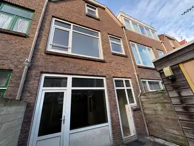 120m2 house à louer pour 1184.82€/mois à Van Malsenstraat 50, Rotterdam