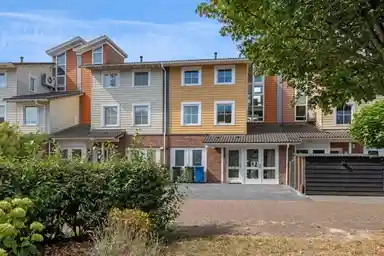 168m2 house à louer pour 5250€/mois à Kees van Hasseltstraat 12, Rotterdam