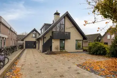 77m2 apartment to rent for 2210€/month in Dorpsstraat 2, Wilnis