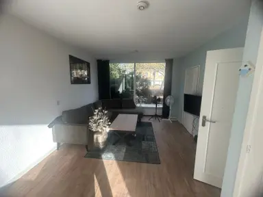 92m2 house à louer pour 2500€/mois à Van Alkemadelaan 23, Brielle