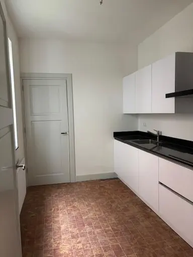 150m2 house to rent for 2800€/month in Honigmannstraat, Heerlen