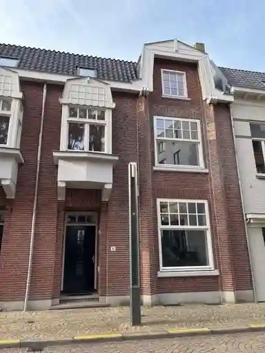 210m2 house to rent for 2650€/month in Honigmannstraat, Heerlen
