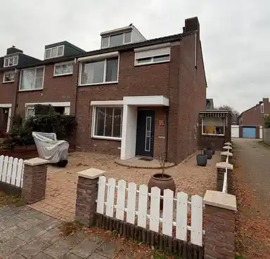 151μ² house προς ενοικίαση για 2250€/μήνα σε Baristraat, Eindhoven