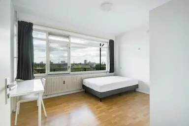 100μ² room προς ενοικίαση για 1000€/μήνα σε Robert Baeldestraat, Rotterdam