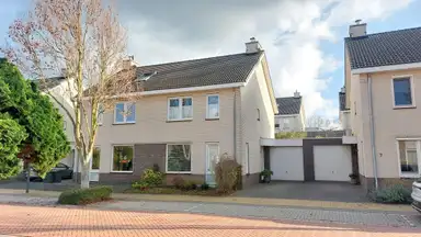 148m2 house to rent for 1300€/month in Remigiusstraat 9, Neerbeek