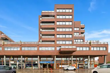 100m2 apartment to rent for 2750€/month in Doctor Lelykade 230, The Hague