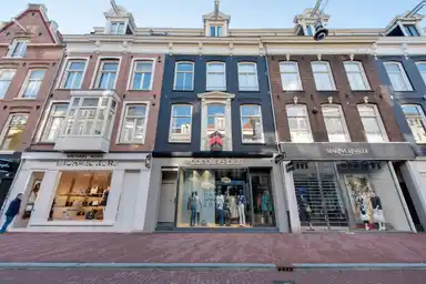 72m2 apartment to rent for 2750€/month in Pieter Cornelisz. Hooftstraat 1132, Amsterdam