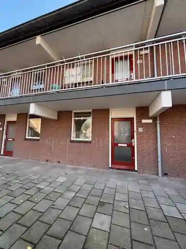 m2 apartment te huur voor 682.3€/maand in Gleede 28, Strijen