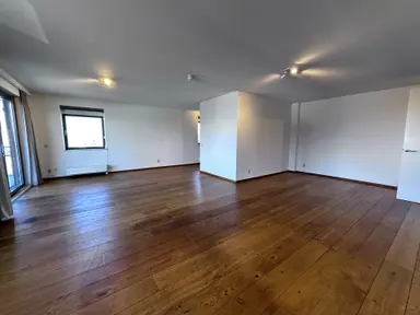 117m2 apartment to rent for 2200€/month in Hellingweg, The Hague