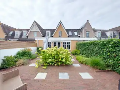 155m2 house to rent for 2995€/month in Rijksstraatweg, Ridderkerk