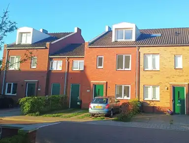 145m2 house te huur voor 3700€/maand in Leliëndaal 384, Diemen