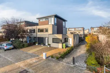 177m2 house to rent for 3150€/month in Vlist 9, Nieuwerkerk aan den IJssel