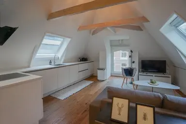 60m2 apartment te huur voor 2900€/maand in Pieter Cornelisz. Hooftstraat, Amsterdam