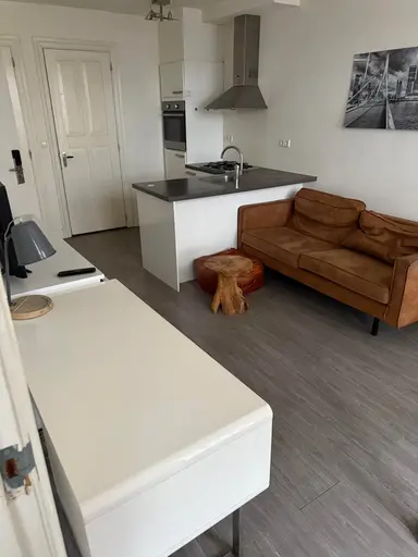 27m2 studio to rent for 1485€/month in 1e Middellandstraat, Rotterdam