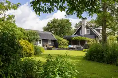 360m2 house to rent for 6950€/month in Botsholsedijk, Waverveen