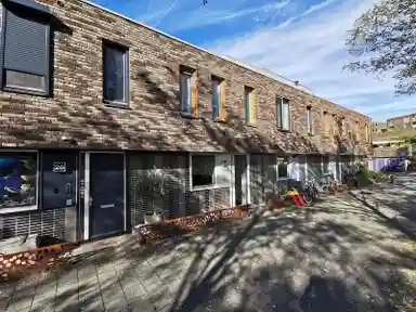 107m2 house zur Miete für 2200€/Monat in Kerstomaatplantsoen, Amsterdam