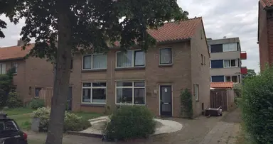75m2 house te huur voor 685.21€/maand in Stephensonstraat 10, Hengelo