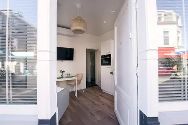 20m2 studio à louer pour 1840€/mois à Badhuisstraat, The Hague