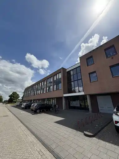 m2 apartment te huur voor 745.55€/maand in Debussyring 69, Oud-Beijerland