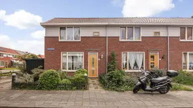 100m2 house to rent for 779.33€/month in Dennenstraat 24, Zwolle