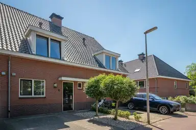 194m2 house te huur voor 3400€/maand in Roeltjesweg 19B, Hilversum