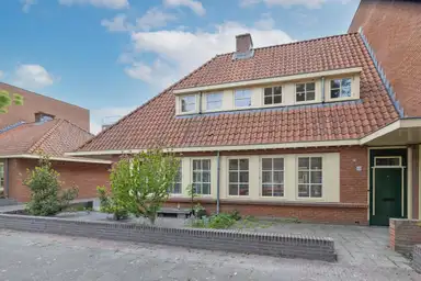 90m2 house to rent for 2106.2€/month in Marconistraat 126, Hilversum
