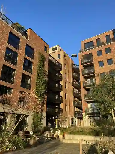 70m2 apartment to rent for 2400€/month in Abraham Tuschinskistraat 37, Rotterdam