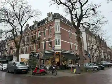 120m2 apartment to rent for 3850€/month in Cornelis Schuytstraat 18-H, Amsterdam
