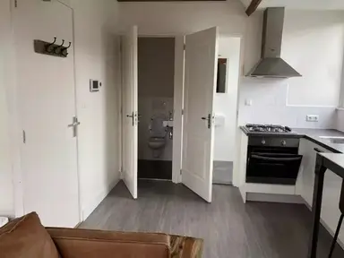 25m2 studio à louer pour 1100€/mois à Spoorsingel, Rotterdam