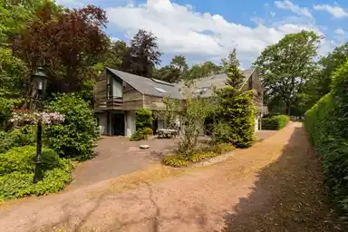 272m2 house te huur voor 4975€/maand in Noodweg 32A, Hilversum